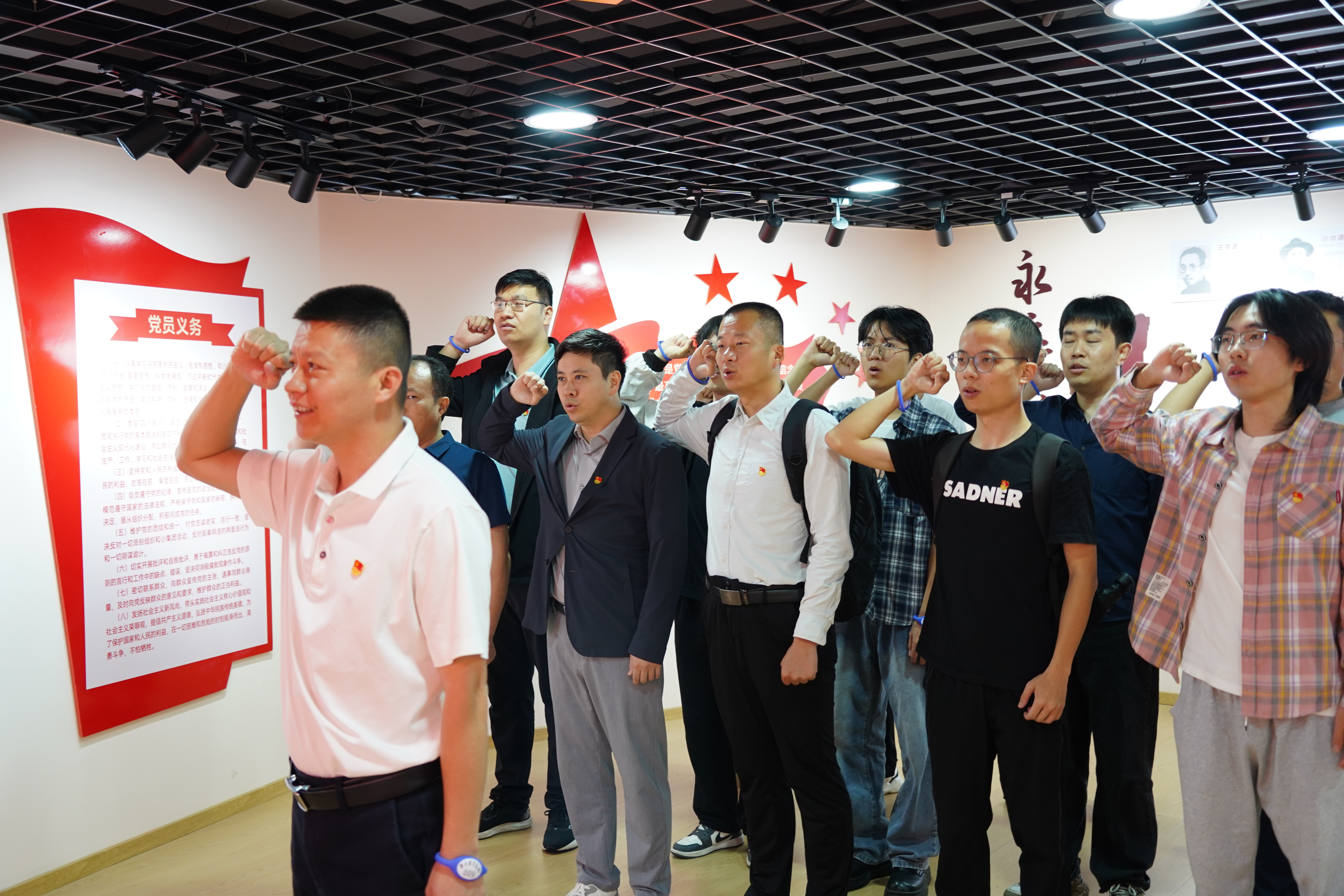 参观福建监狱警示教育中心基地2.jpg 参观福建监狱警示教育中心基地2.jpg